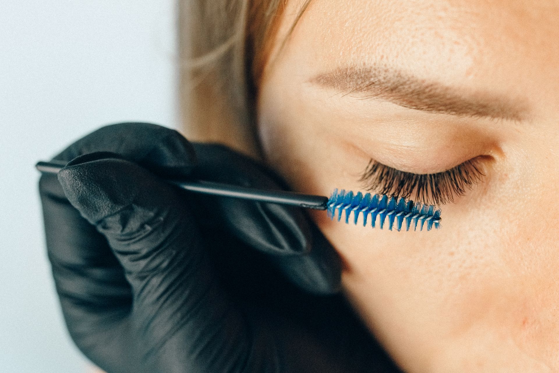 Beneficios del microblading frente maquillaje diario